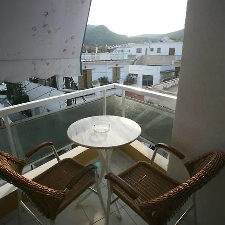 Liberty 1 2* Agia Marina (Aegina)