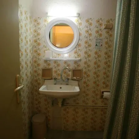Liberty 1 Hotel 2*
