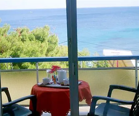 Liberty 1 2* Agia Marina (Aegina)